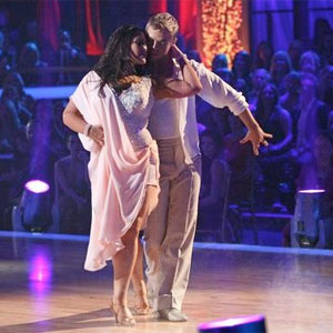 Ricki Lake Is On 'The Derek Hough Diet' On DWTS And Has Lost 13 Inches!